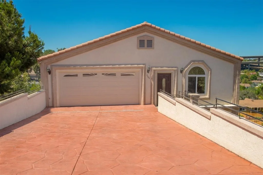 Photo of 3375 Lakeview Drive
