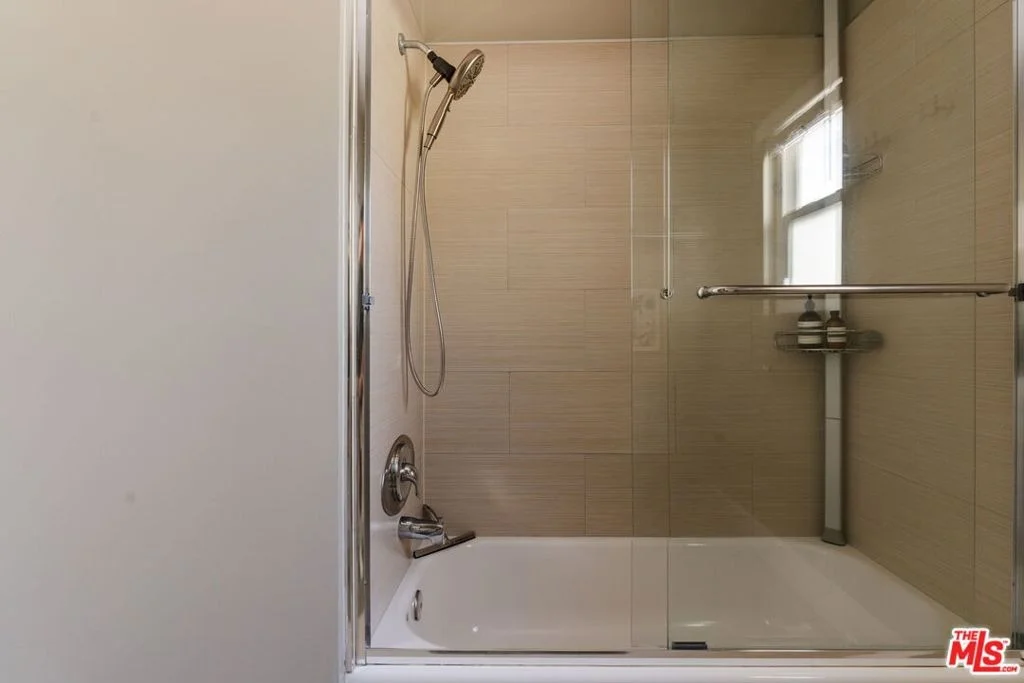 Photo of 3126 Oakcrest Drive