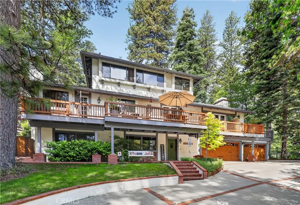 Photo of 360 Riviera Drive
