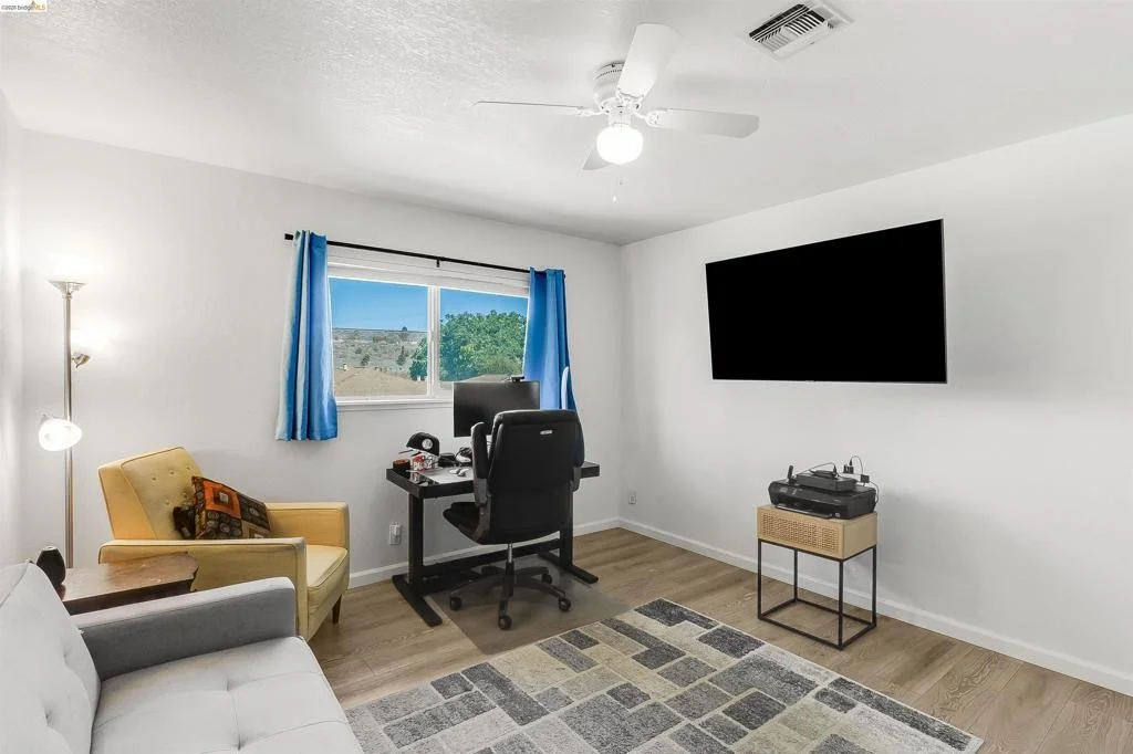 Photo of 335 Pepper Dr