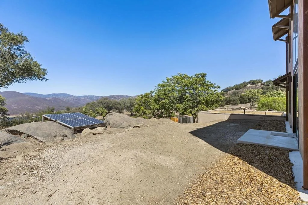 Photo of 21179 Sutherland Dam Road