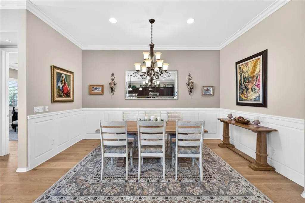 Photo of 370 Irvine