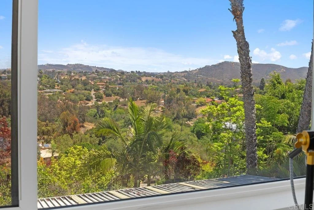 Photo of 746 Sunrise Drive E