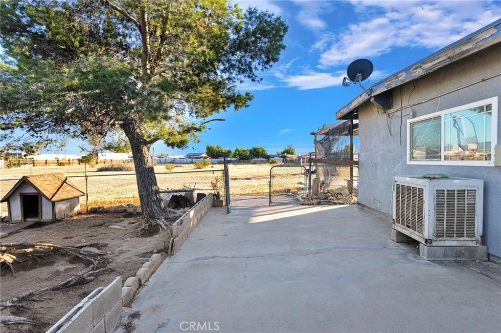 Photo of 17047 Eucalyptus Street