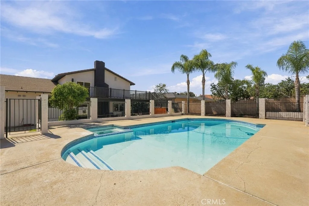 Photo of 9086 Hillside