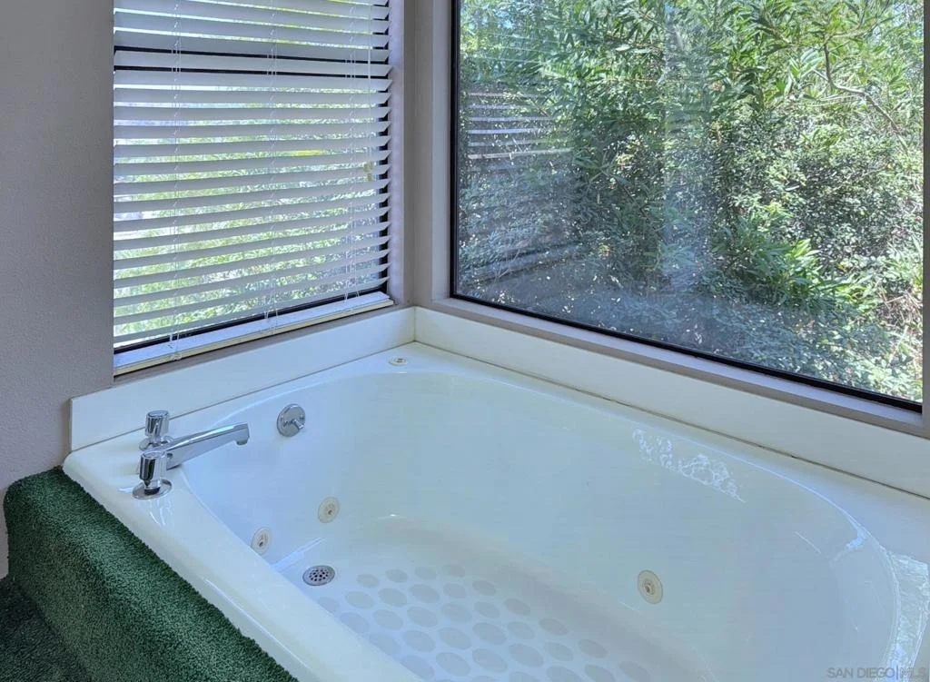 Photo of 1090 ELLEN LANE