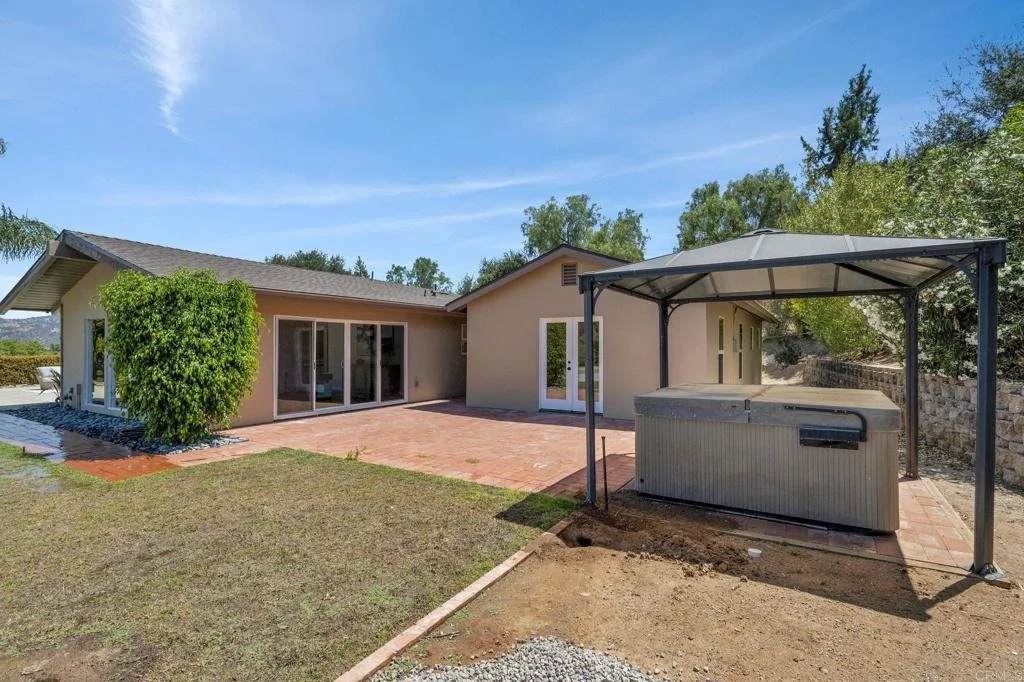 Photo of 3131 Summit Drive