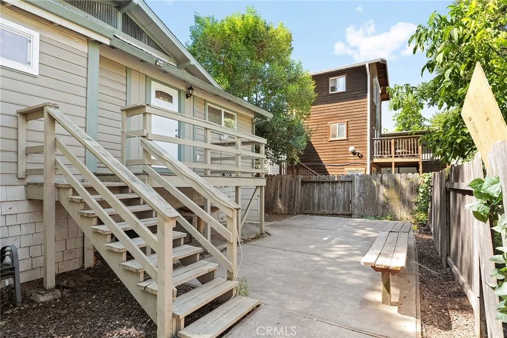 Photo of 414 W 6th Street