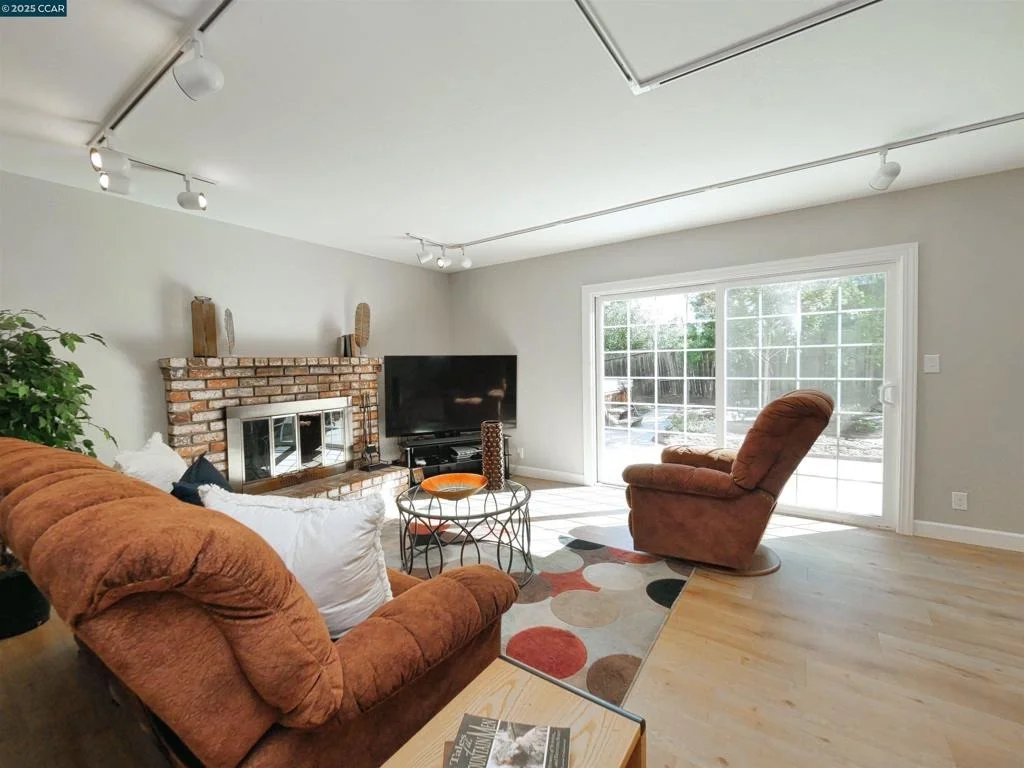 Photo of 4044 Cowell Road