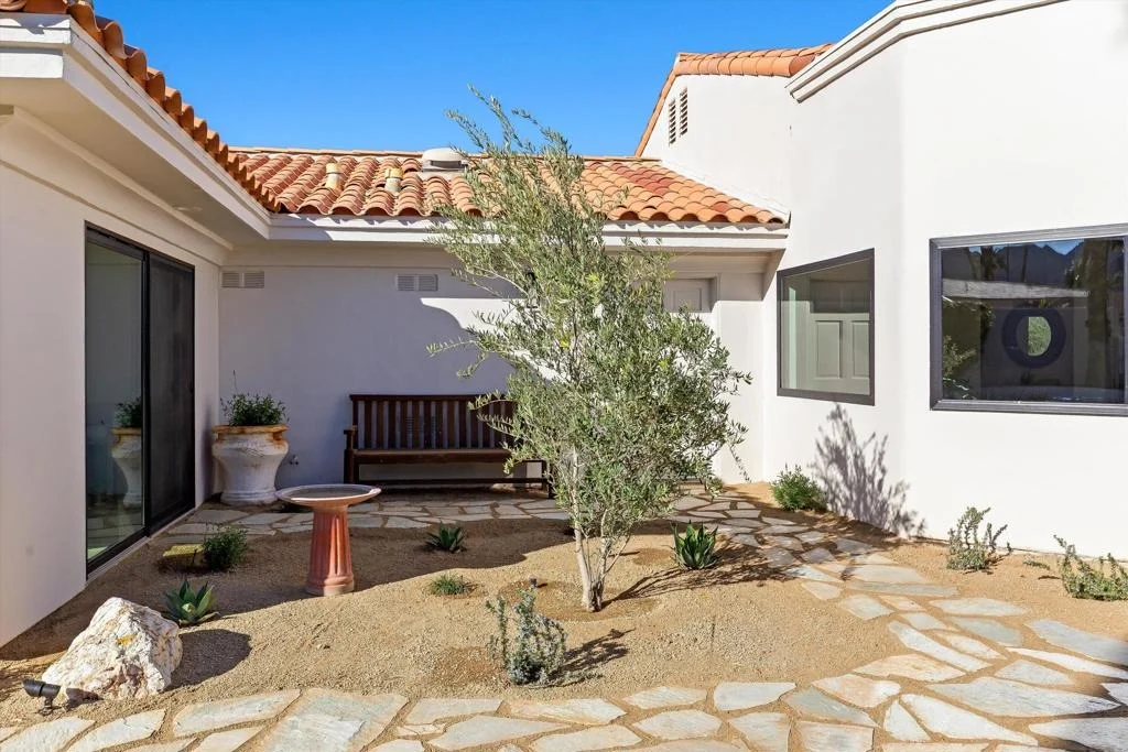 Photo of 45580 Williams Road