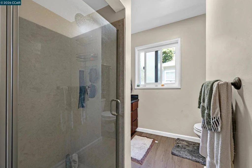 Photo of 1481 Davis Ave