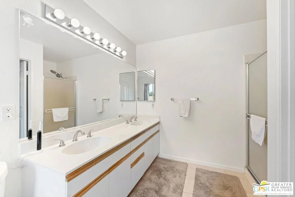 Photo of 39850 Regency Way