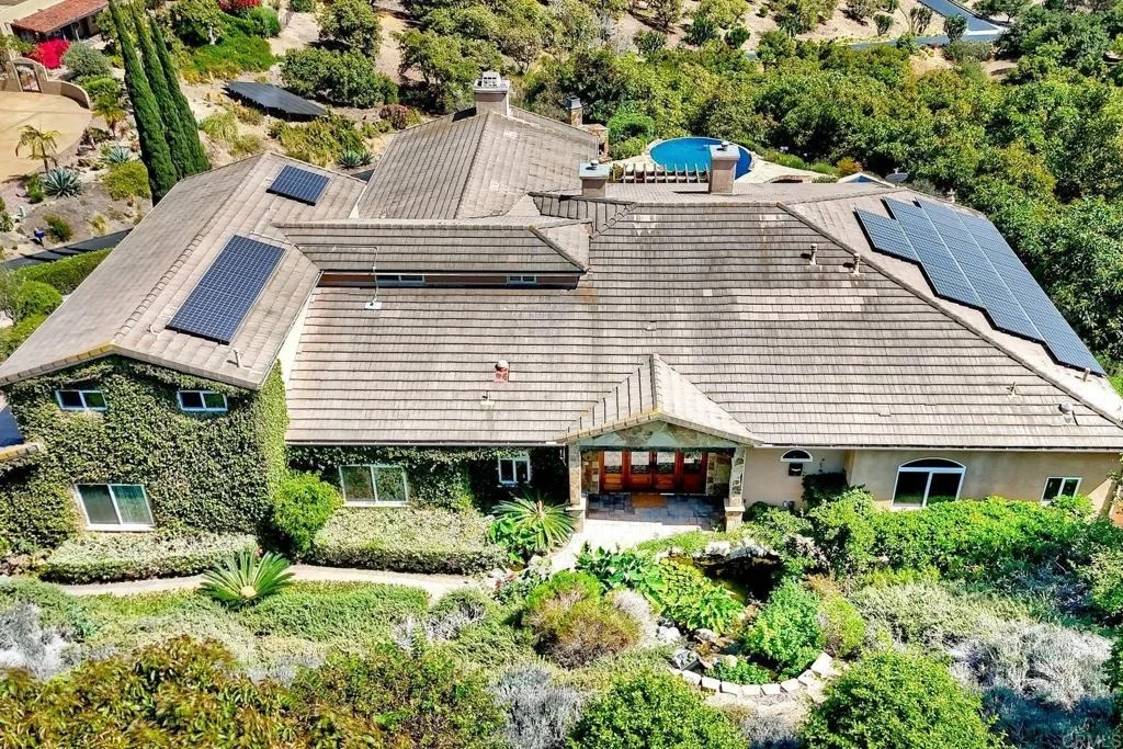 Photo of 2484 Dos Lomas