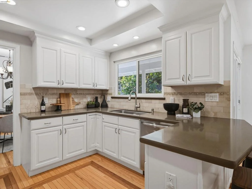Photo of 255 Knight Dr
