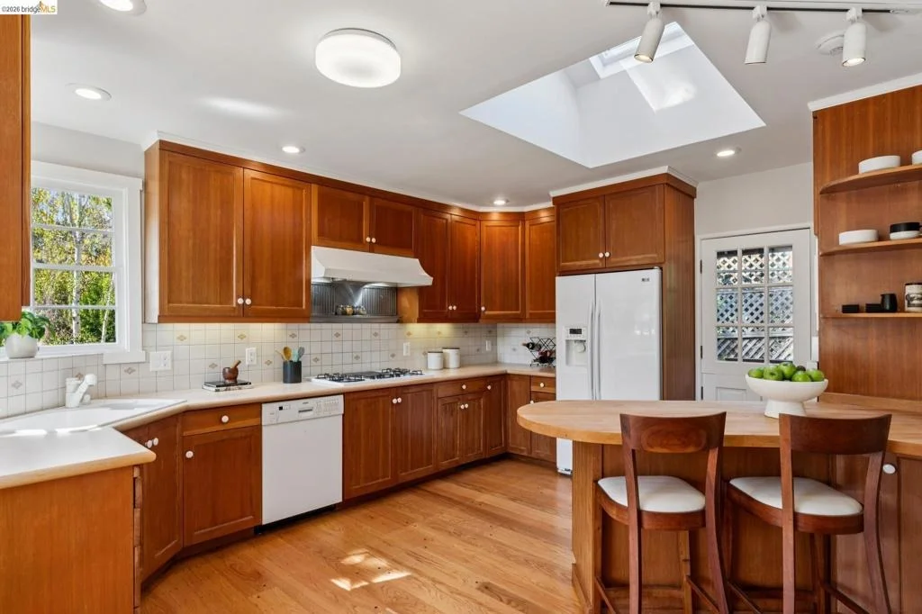 Photo of 929 Contra Costa Ave