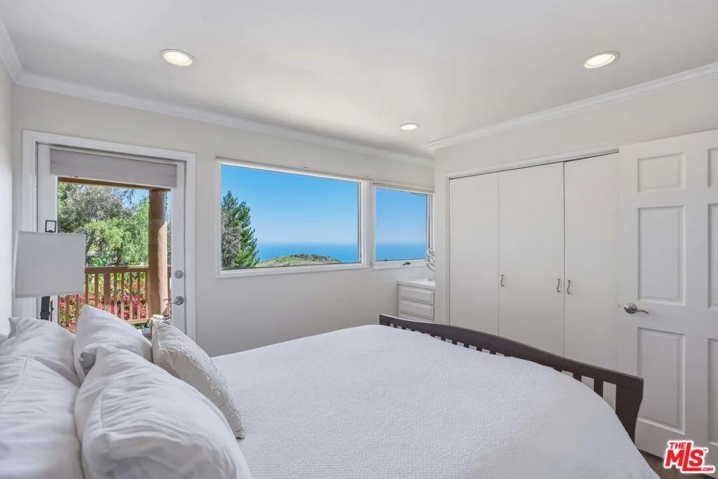 Photo of 2965 Seabreeze Drive