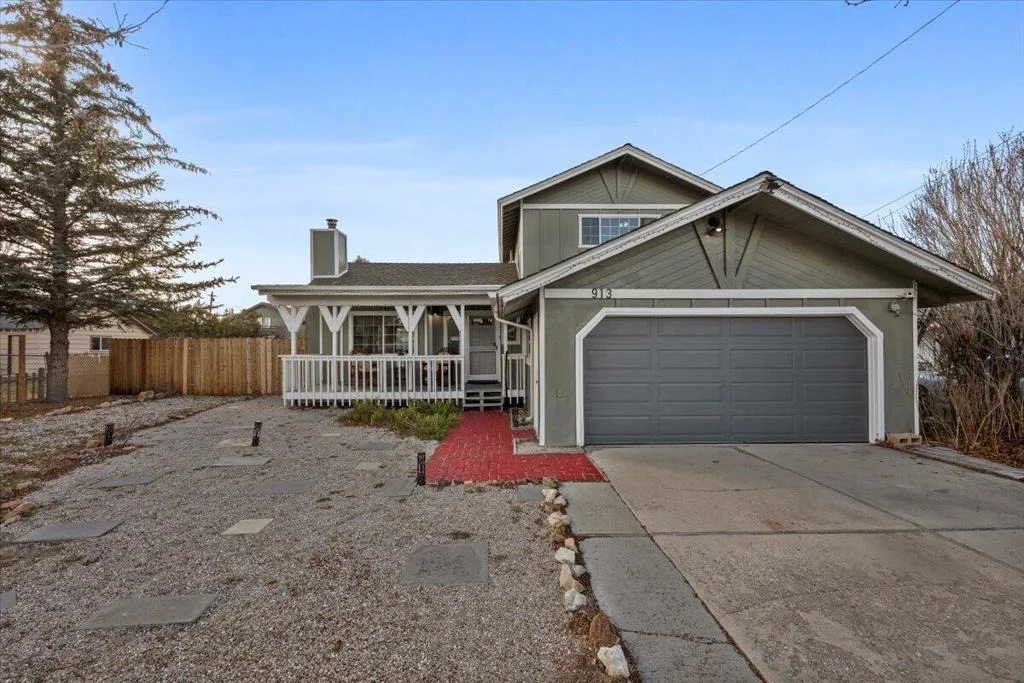 Photo of 913 Mount Doble Drive