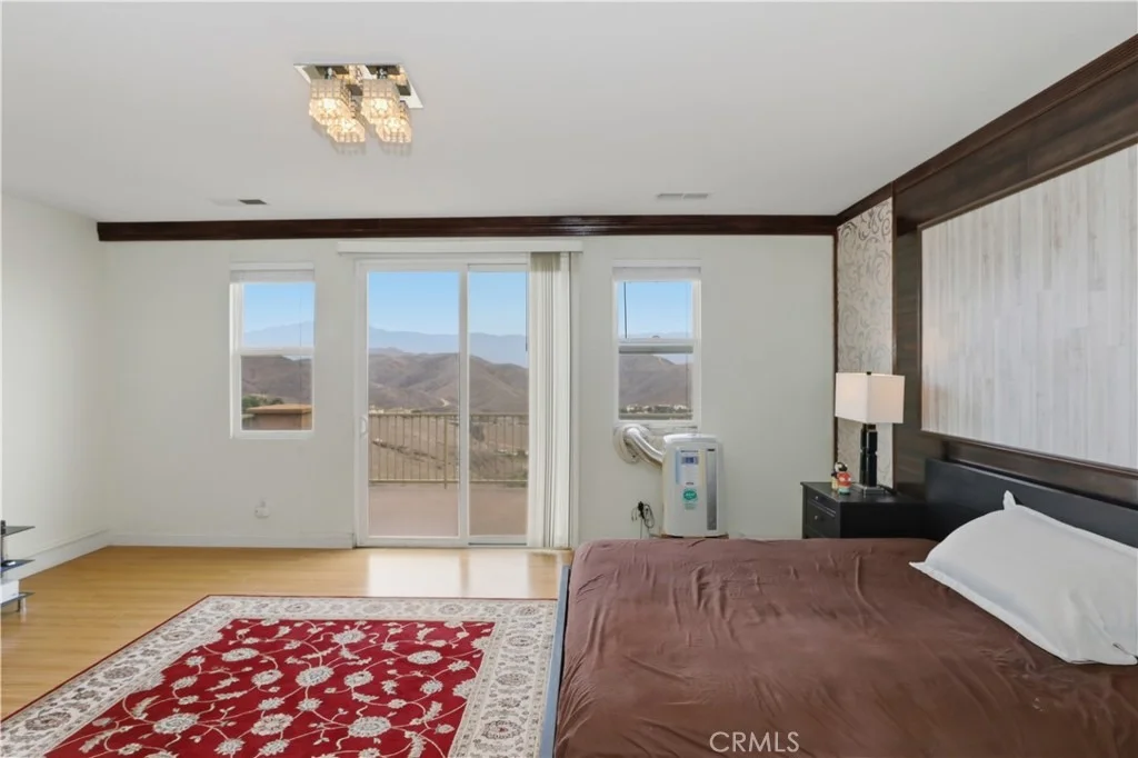 Photo of 15979 Skyridge