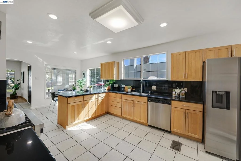 Photo of 784 Sunset Blvd