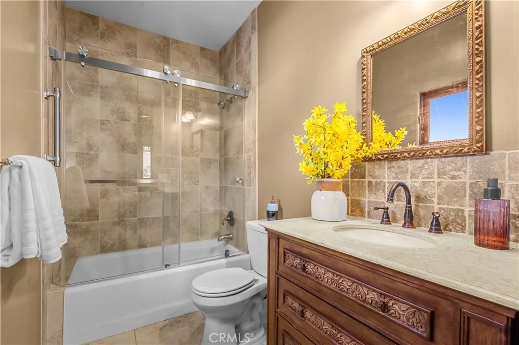 Photo of 2037 Hill Drive