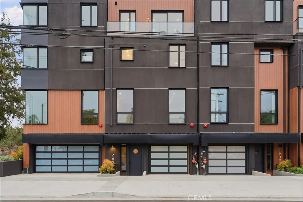 Photo of 11700 Charnock