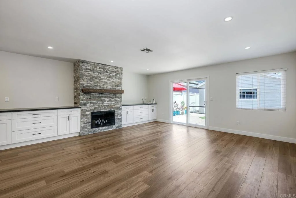 Photo of 369 Alameda Boulevard