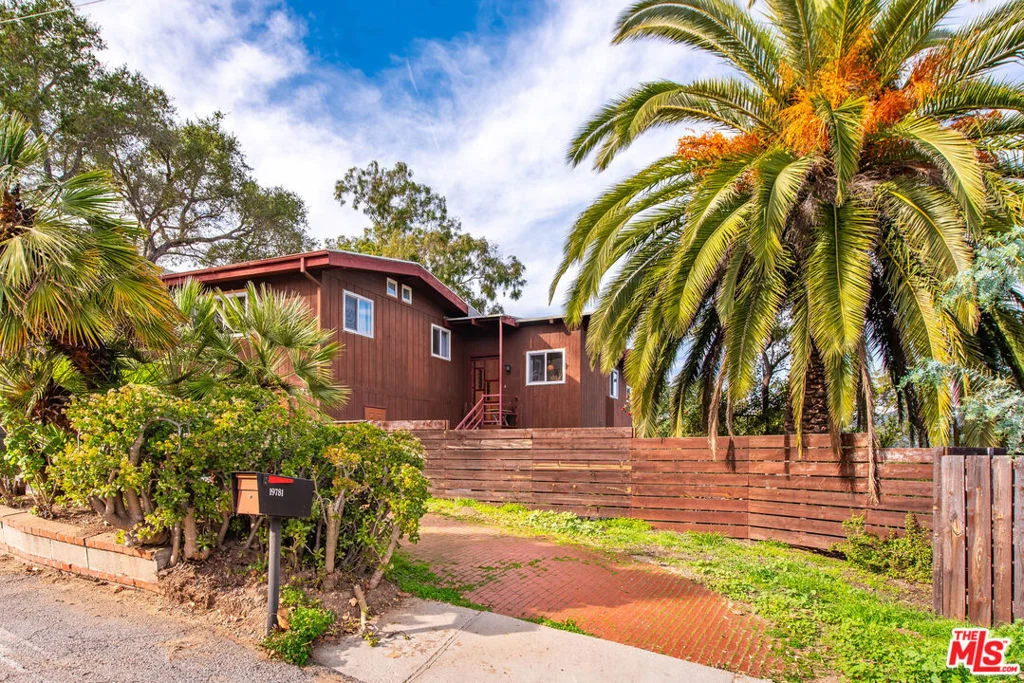 Photo of 19781 Grand View Drive