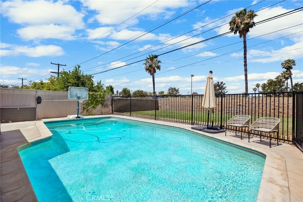 Photo of 6867 Morningside