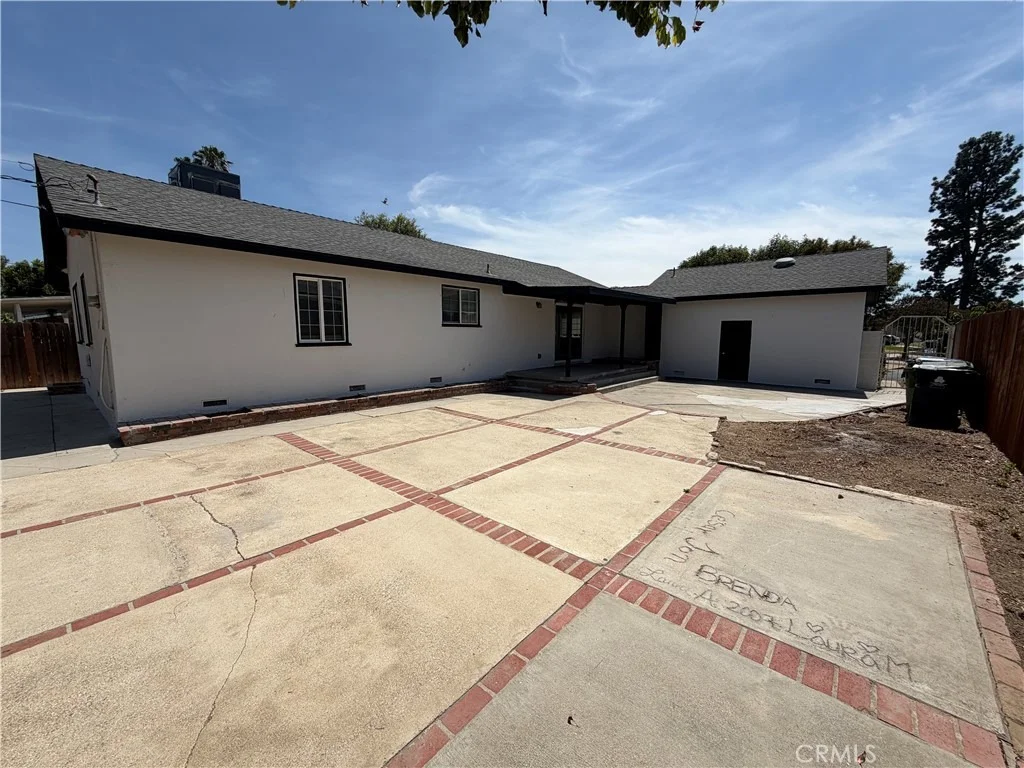 Photo of 6944 Lurline Avenue