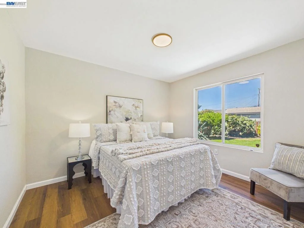 Photo of 2609 Macarthur Ave