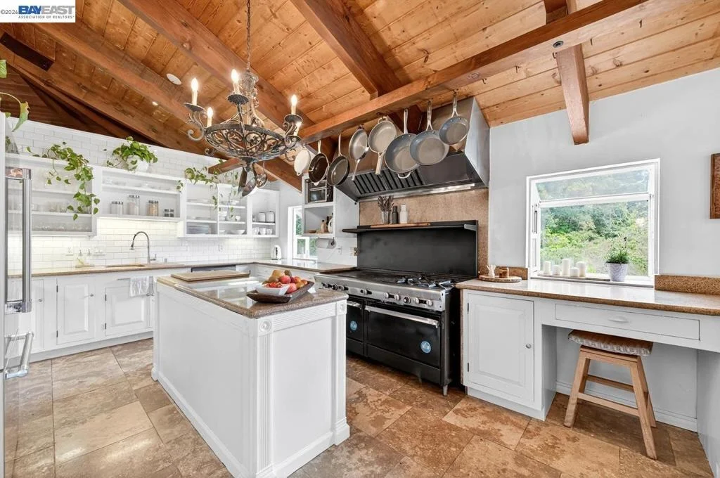 Photo of 35655 Palomares Rd