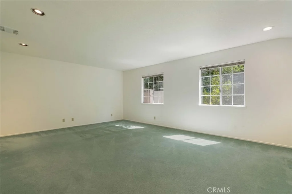 Photo of 2574 Sirius Street