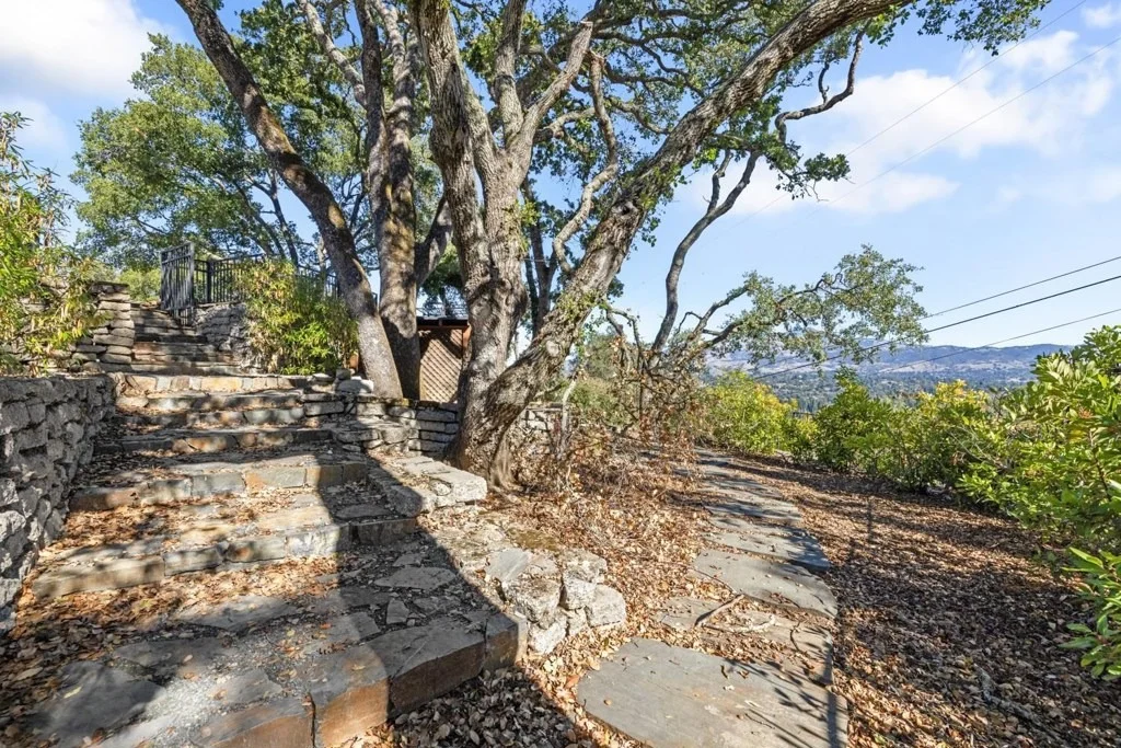Photo of 700 Clipper Hill