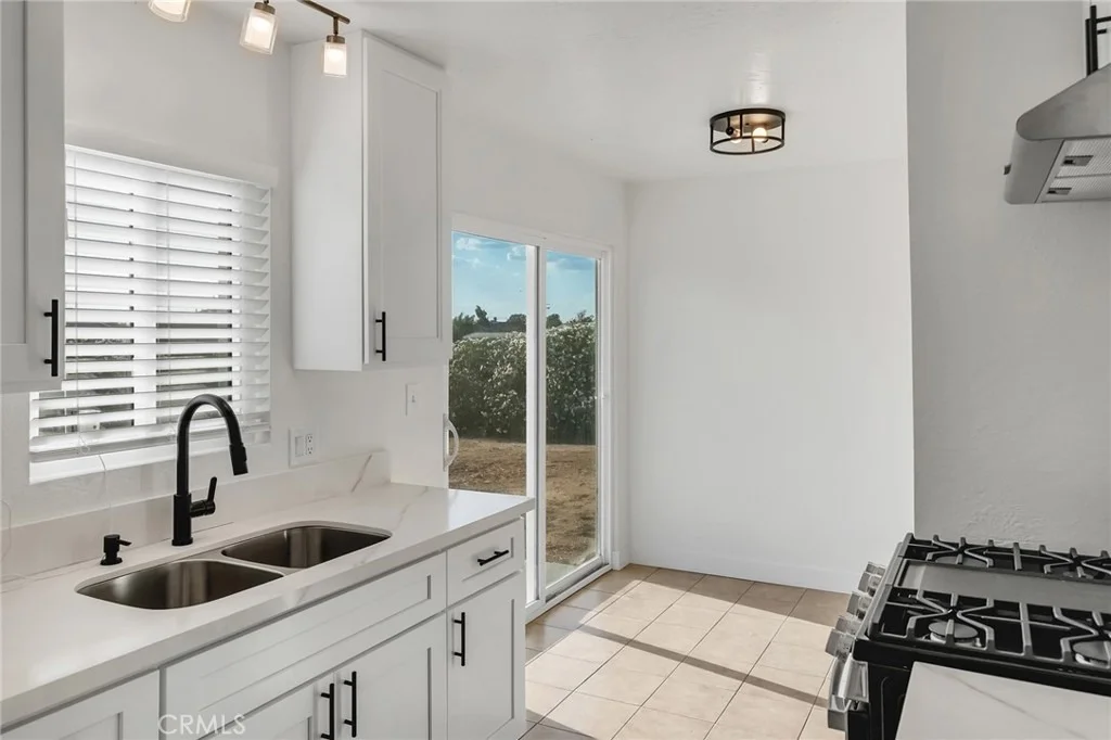 Photo of 10690 Cypress