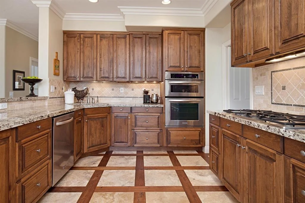 Photo of 555 CREST DRIVE