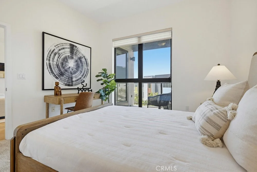 Photo of Unit 406 at 402 Rockefeller