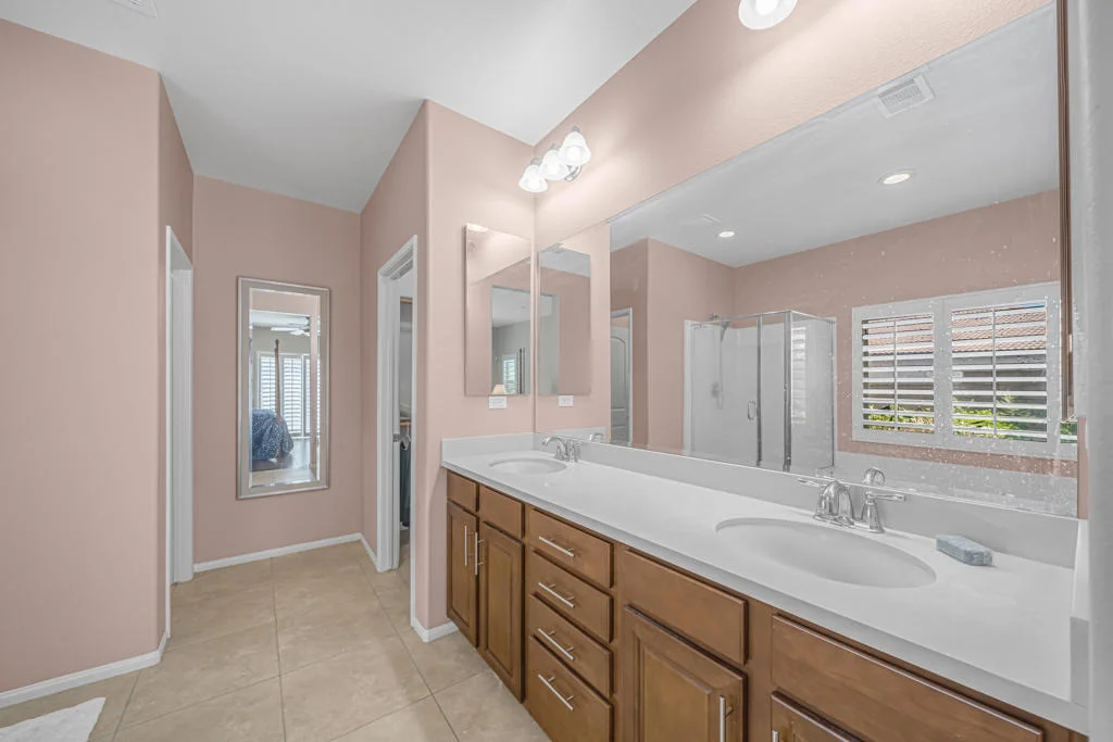 Photo of 42210 Summit Way