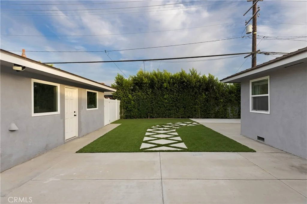 Photo of 1066 E 45th Way