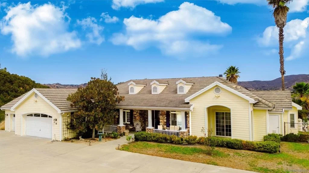 Photo of 991 River Oaks