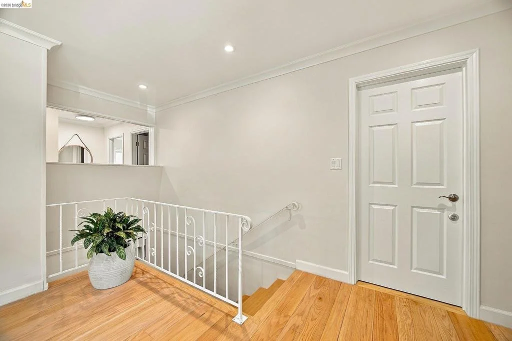 Photo of 866 Alma Place