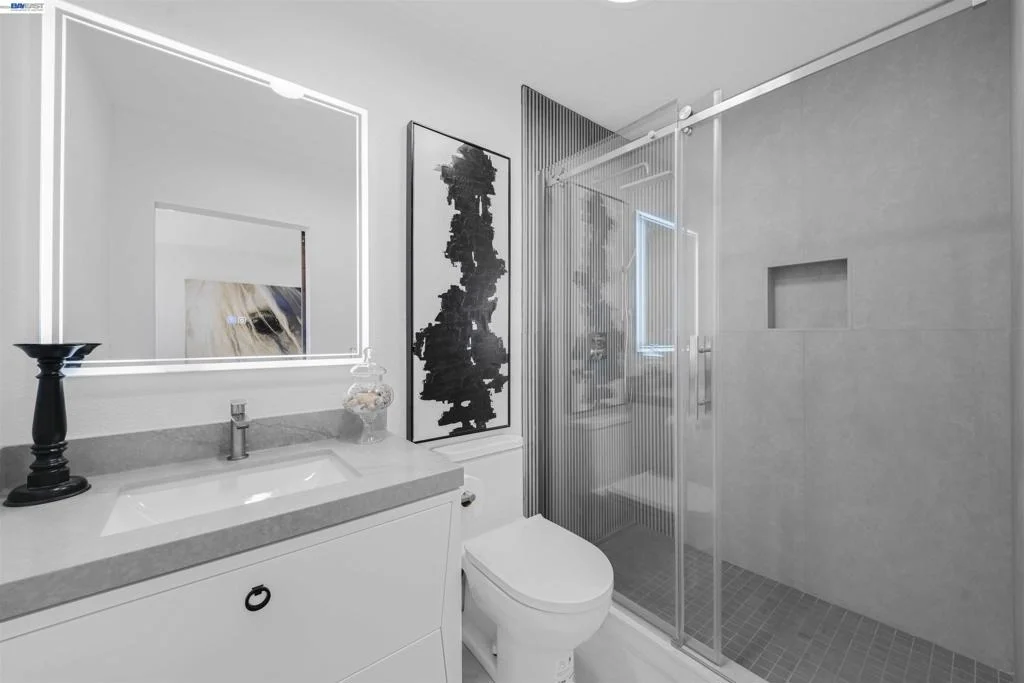 Photo of 1069 Central Blvd