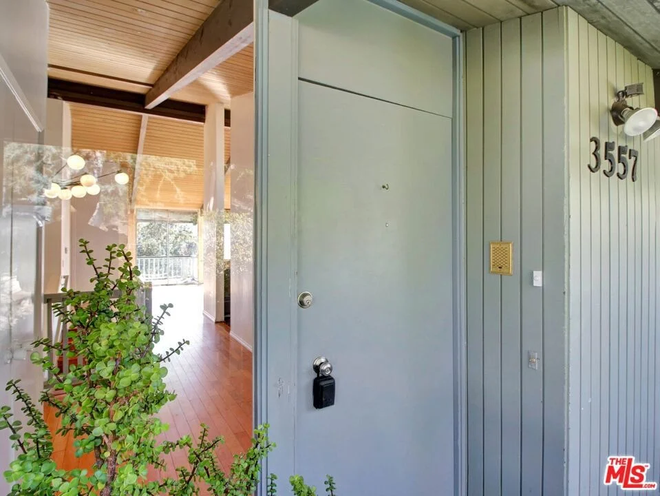 Photo of 3557 Serra Road