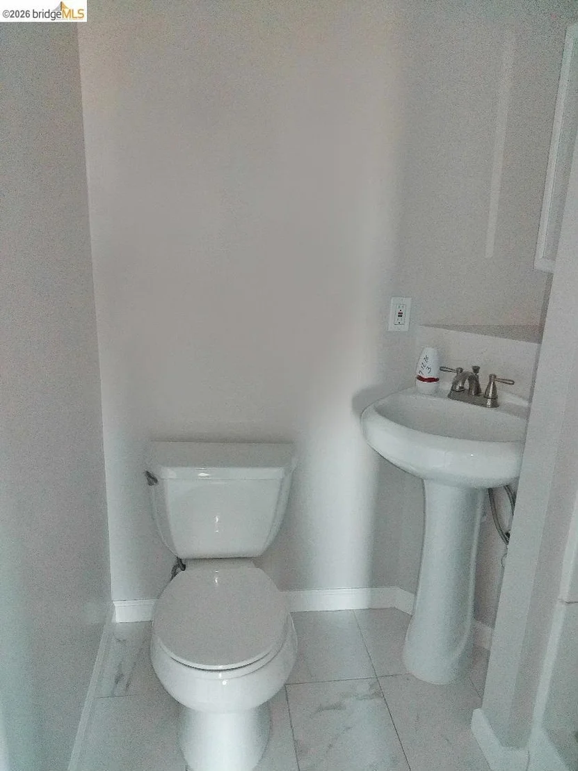 Photo of Unit 304 at 325 Kitty Hawk Rd