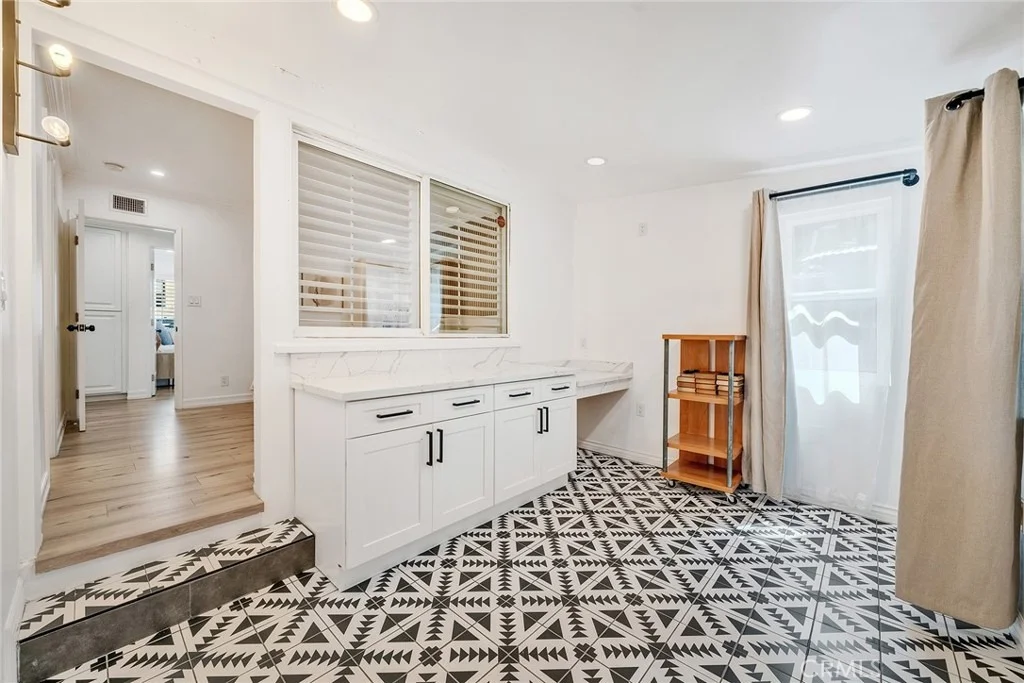 Photo of 5132 Rosemead Blvd