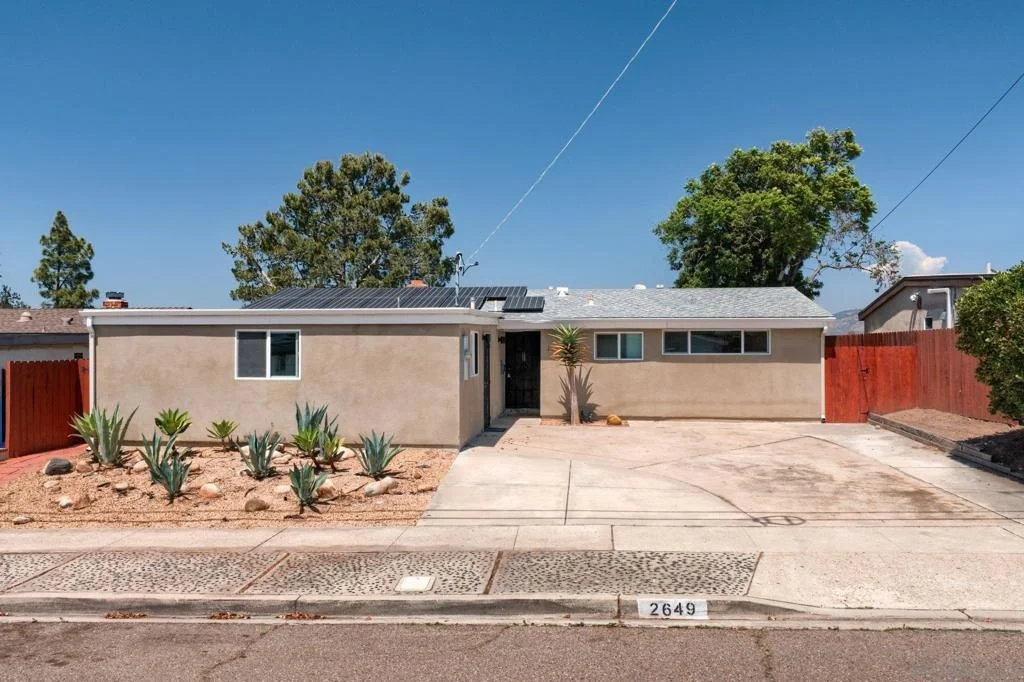 Photo of 2649 Palace