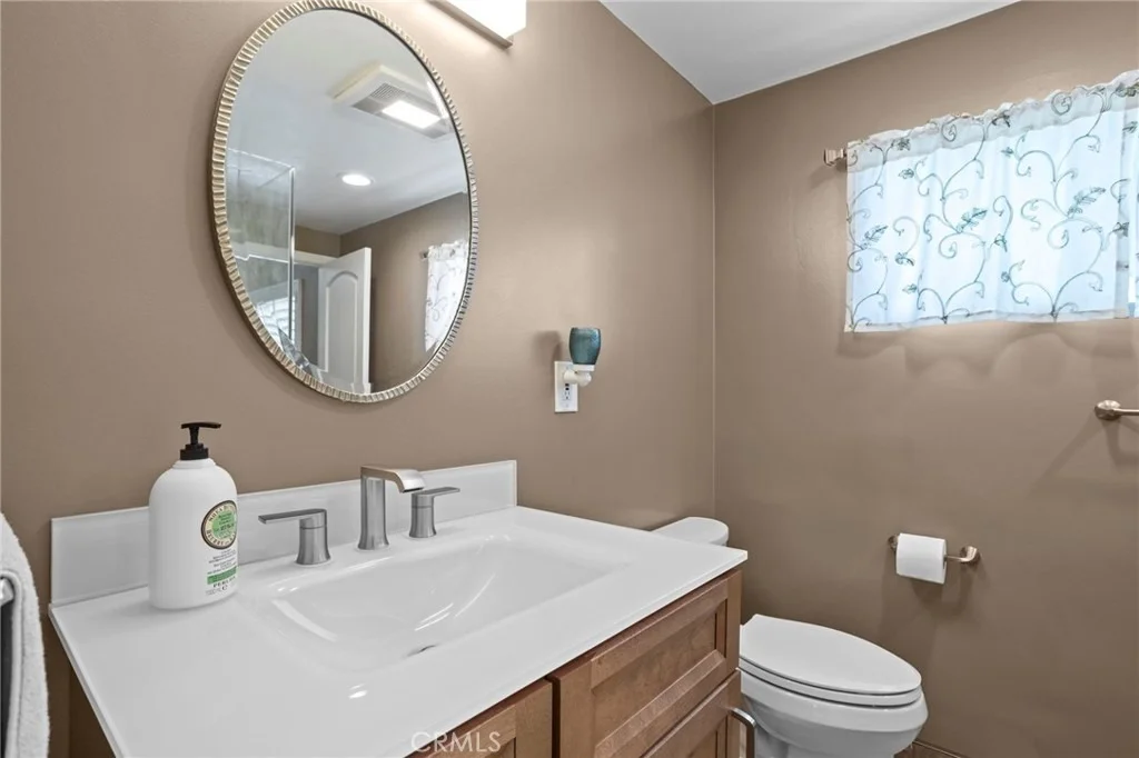 Photo of 1382 N Ukiah