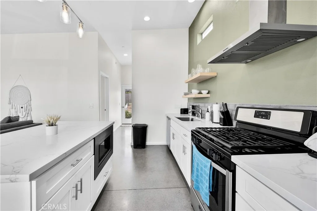 Photo of 7276 Encina Road