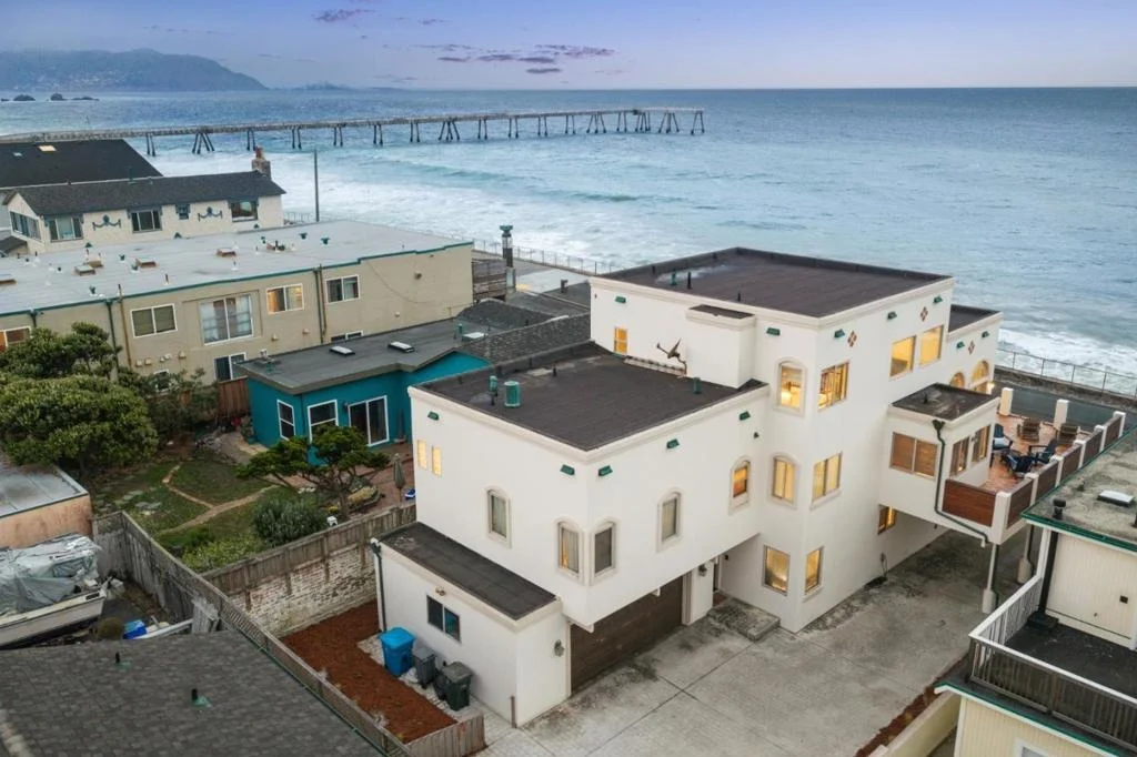 Photo of 1669 Beach Boulevard