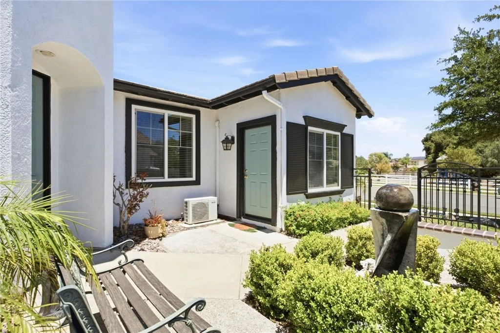 Photo of 37709 Oxford Drive