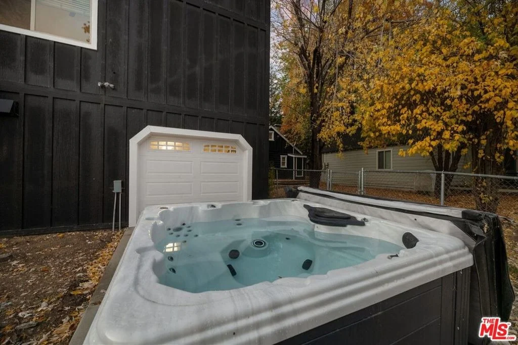 Photo of 993 Cameron Drive